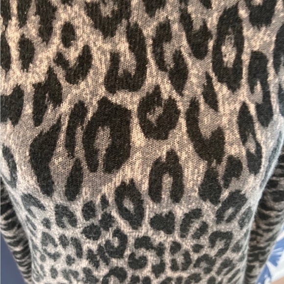 Sweater Leopard Print Sweater - medium - Picture 3 of 5